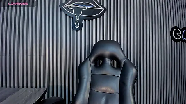 LauraAristizabal online show from March 22, 2025, 12:46 pm