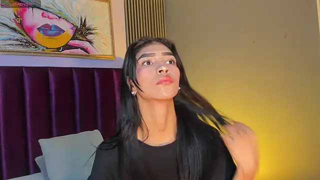Snapshot of LauraAristizabal chatting on May 29, 2026, 12:00 pm LauraAristizabal online show from May 29, 2026, 12:00 pm