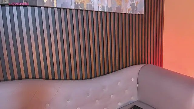 LauraAristizabal online show from September 13, 2025, 11:43 am