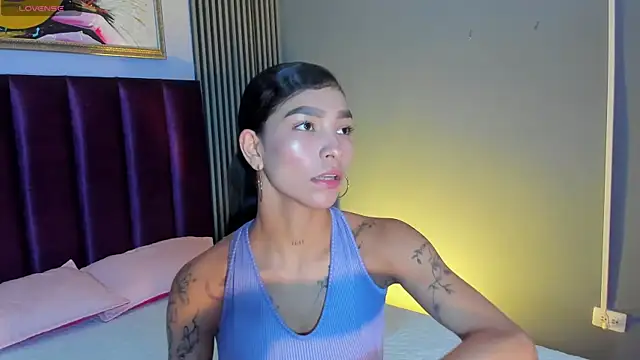 Snapshot of LauraAristizabal chatting on May 23, 2026, 11:53 am LauraAristizabal online show from May 23, 2026, 11:53 am