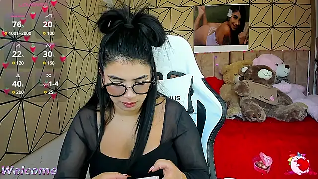 vane lopez  online show from September 23, 2025, 6:04 pm