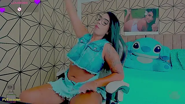 vane lopez  online show from March 25, 2026, 8:41 pm