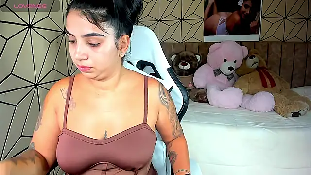 vane lopez  online show from November 5, 2025, 6:33 pm