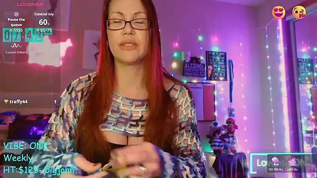 Snapshot of EmmaIsHere chatting on December 20, 2025, 2:42 pm EmmaIsHere online show from December 20, 2025, 2:42 pm