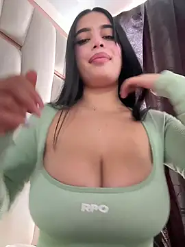 Snapshot of perla_kem_ chatting on February 5, 2026, 4:47 pm perla kem online show from February 5, 2026, 4:47 pm