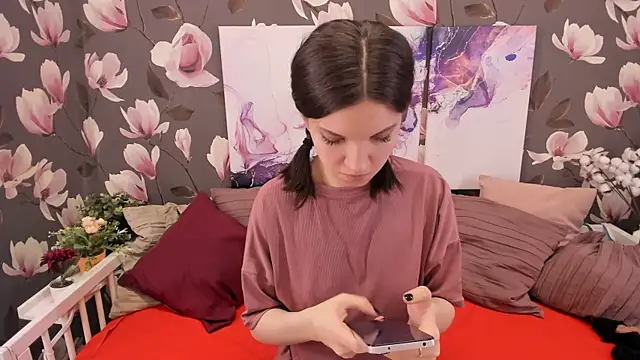 MelaniGrand online show from February 19, 2025, 9:39 am