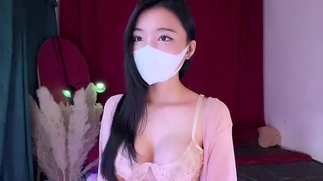 alaia-EDP online show from September 20, 2025, 4:12 pm