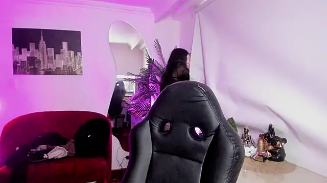 Snapshot of Meghan320 chatting on November 7, 2025, 11:37 am Meghan320 online show from November 7, 2025, 11:37 am