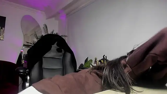 Snapshot of Meghan320 chatting on October 10, 2025, 11:33 am Meghan320 online show from October 10, 2025, 11:33 am