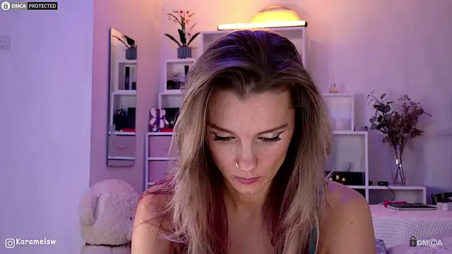 Karamelsw  online show from October 7, 2025, 11:17 pm