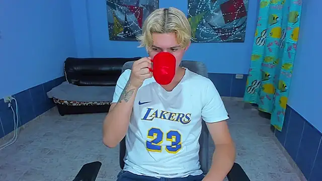 patrik 027 online show from October 26, 2025, 5:46 pm