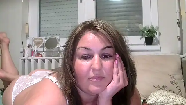 Mileva88 online show from September 19, 2025, 6:45 pm