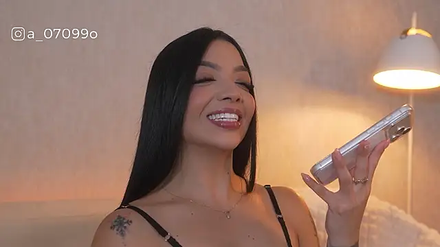 sarah hiill online show from February 7, 2026, 12:07 am