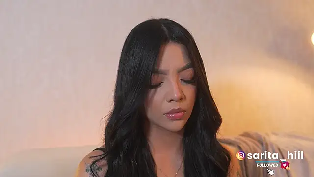 sarah hiill online show from December 2, 2025, 10:11 pm