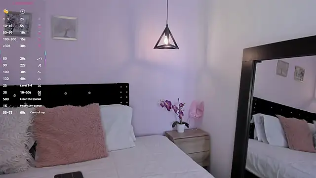 CeliWoods online show from September 17, 2025, 11:23 am