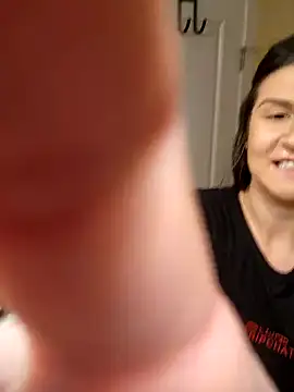 Snapshot of Taneil2pt0 chatting on December 15, 2024, 12:29 am Taneil2pt0 online show from December 15, 2024, 12:29 am