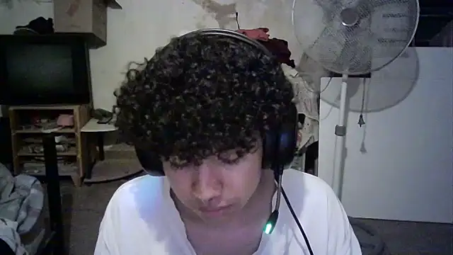 Emv2 online show from April 13, 2026, 3:43 am