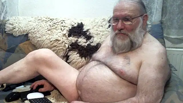 Snapshot of SexySantaC chatting on February 1, 2026, 9:13 pm SexySantaC online show from February 1, 2026, 9:13 pm