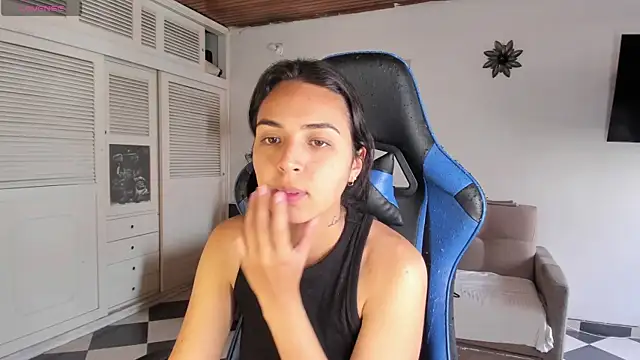 Miss Nicole online show from January 16, 2025, 8:03 pm