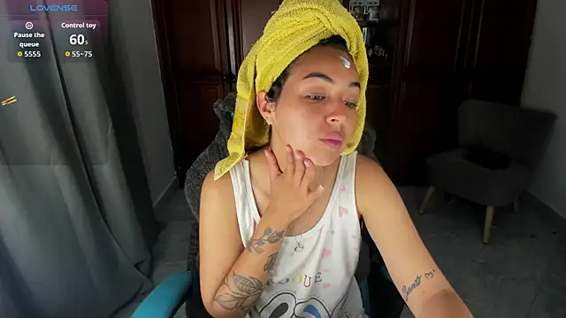 Miss Nicole online show from July 11, 2026, 1:44 pm