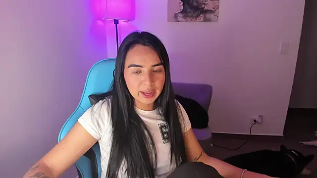 Miss Nicole online show from April 5, 2026, 1:23 am