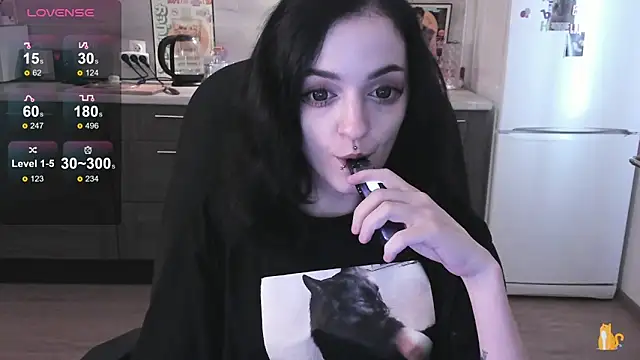 Snapshot of spticc chatting on November 19, 2025, 8:14 am spticc online show from November 19, 2025, 8:14 am