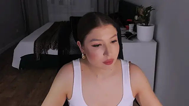 Eva Chris online show from September 23, 2025, 6:48 pm