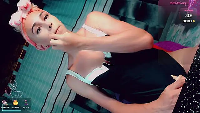 CharlotteBigCock online show from March 19, 2025, 2:35 pm