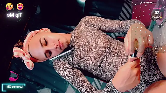 CharlotteBigCock online show from September 26, 2025, 2:24 pm