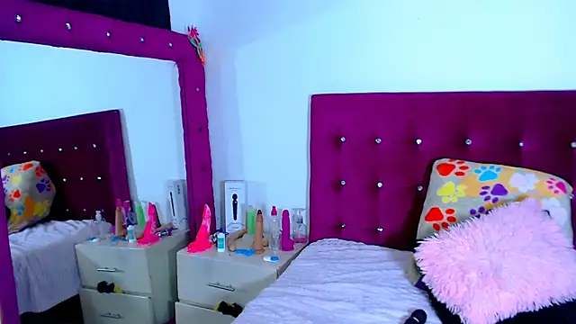 Jenng18 online show from September 23, 2025, 10:17 pm