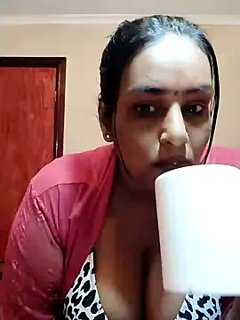 NWC4LYF online show from November 6, 2025, 9:41 pm