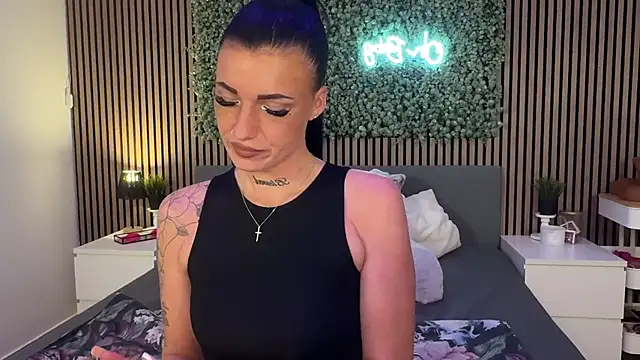 LizaRoxx online show from November 10, 2025, 8:47 pm