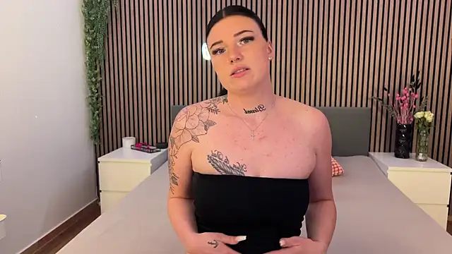 LizaRoxx online show from March 17, 2025, 7:37 pm