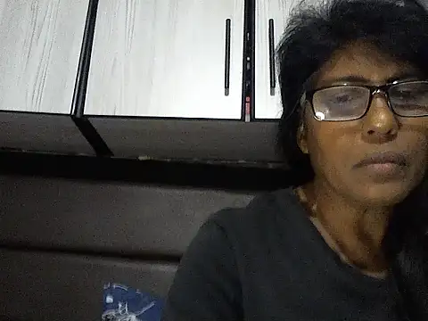 MsAttitude online show from November 1, 2025, 3:17 pm