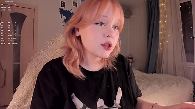 LisaLaas online show from March 13, 2025, 3:39 pm