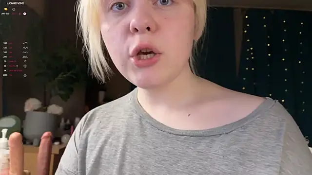 LisaLaas online show from March 27, 2026, 11:49 pm