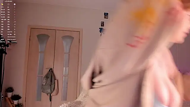 LisaLaas online show from February 5, 2025, 8:14 pm