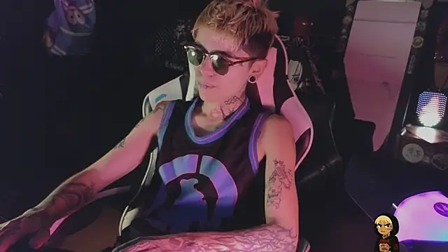 AcidMilo online show from June 15, 2026, 2:12 am
