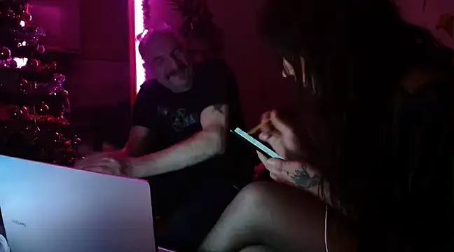 TransandBoy online show from December 25, 2024, 4:33 am