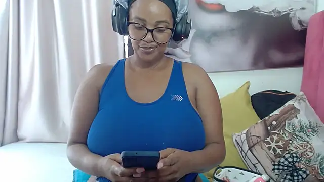 Snapshot of Charlie-Crawford chatting on March 2, 2026, 12:34 pm Charlie-Crawford online show from March 2, 2026, 12:34 pm