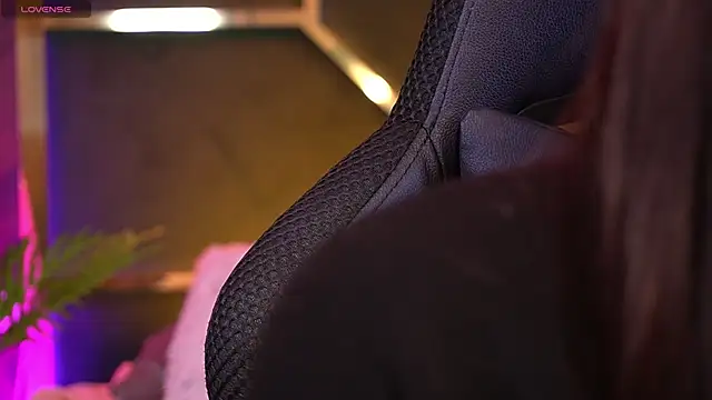 LittleeCutee online show from October 25, 2025, 7:29 am