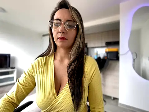 Snapshot of Anny_Moore09 chatting on September 15, 2025, 2:17 pm Anny Moore09 online show from September 15, 2025, 2:17 pm