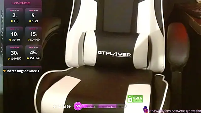 CrossyAayesha online show from November 1, 2025, 2:55 pm