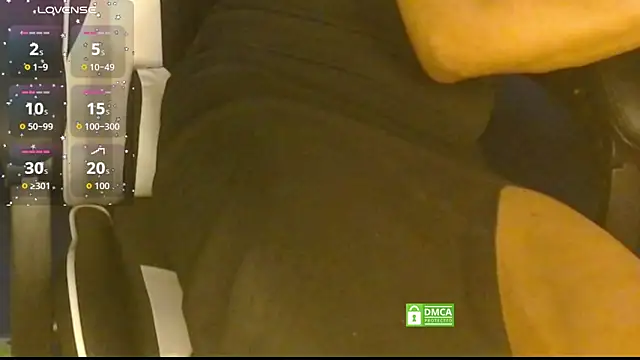 CrossyAayesha online show from April 11, 2026, 3:16 pm