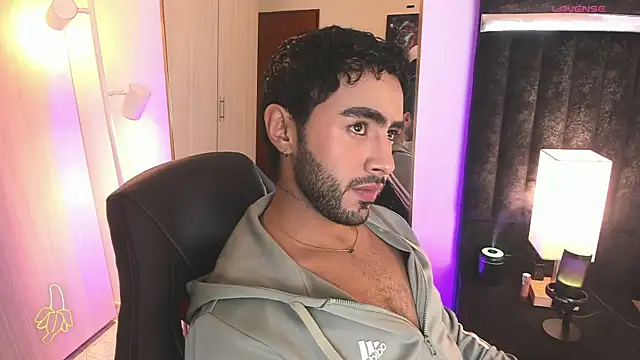 ItsMeEros online show from February 12, 2026, 9:47 pm