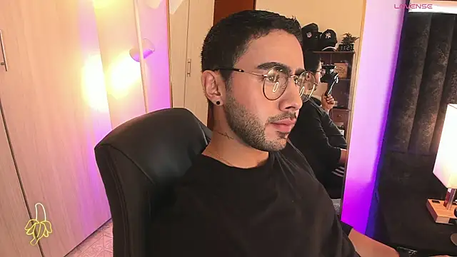 ItsMeEros online show from December 4, 2025, 4:28 pm