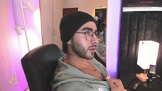 ItsMeEros online show from March 30, 2026, 10:33 pm