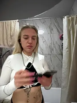 pinkstar  online show from October 9, 2025, 6:19 pm