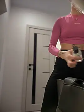 pinkstar  online show from February 19, 2025, 5:38 am