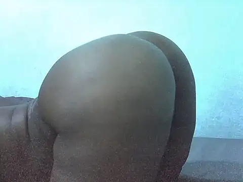 QUEEN-MARIAN online show from February 19, 2025, 7:48 pm